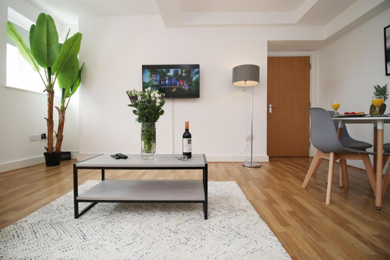 סוואנסי St Thomas Loft Views By Ssw - 2Br, Parking, Sleeps 4, Easy Access To City Centre, Marina, Beach And M4 מראה חיצוני תמונה
