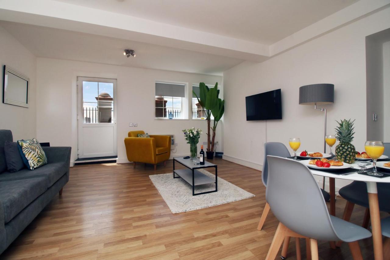סוואנסי St Thomas Loft Views By Ssw - 2Br, Parking, Sleeps 4, Easy Access To City Centre, Marina, Beach And M4 מראה חיצוני תמונה