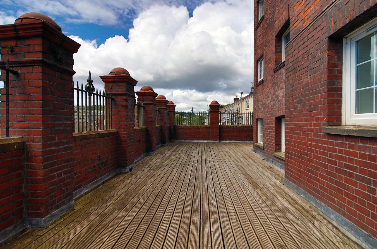 סוואנסי St Thomas Loft Views By Ssw - 2Br, Parking, Sleeps 4, Easy Access To City Centre, Marina, Beach And M4 מראה חיצוני תמונה