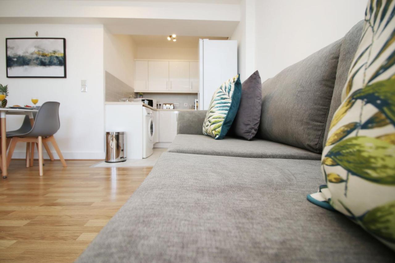 סוואנסי St Thomas Loft Views By Ssw - 2Br, Parking, Sleeps 4, Easy Access To City Centre, Marina, Beach And M4 מראה חיצוני תמונה