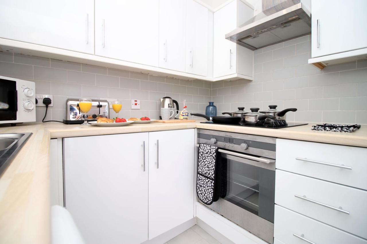 סוואנסי St Thomas Loft Views By Ssw - 2Br, Parking, Sleeps 4, Easy Access To City Centre, Marina, Beach And M4 מראה חיצוני תמונה