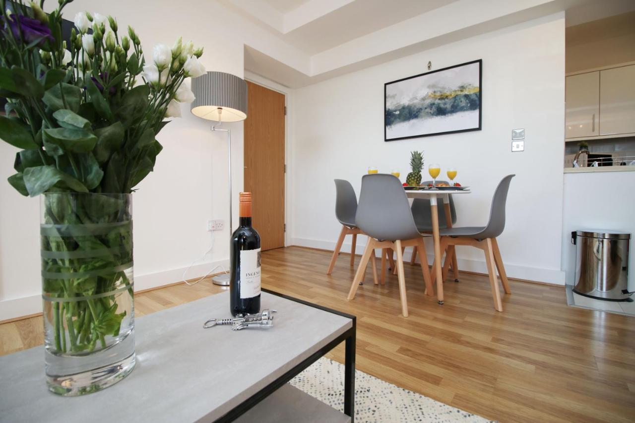 סוואנסי St Thomas Loft Views By Ssw - 2Br, Parking, Sleeps 4, Easy Access To City Centre, Marina, Beach And M4 מראה חיצוני תמונה