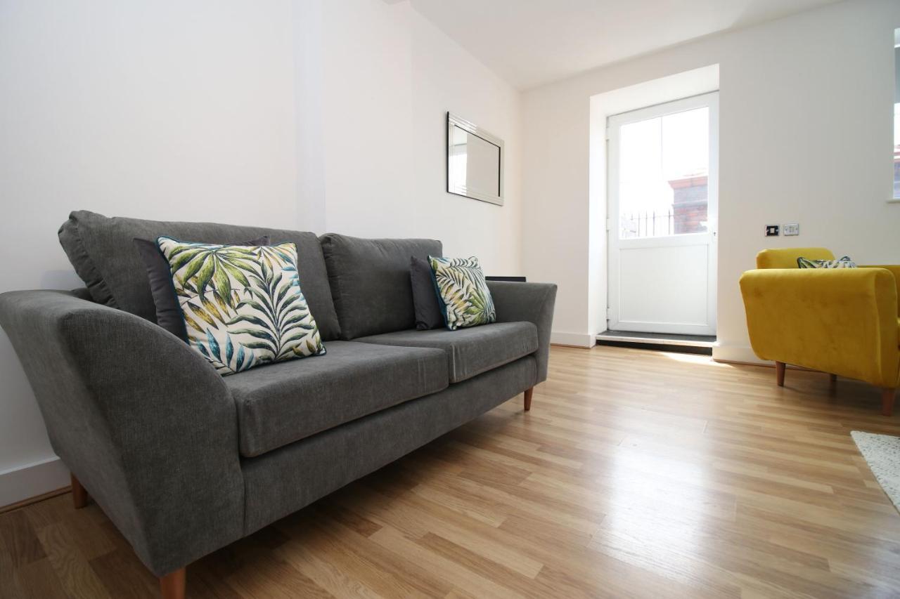 סוואנסי St Thomas Loft Views By Ssw - 2Br, Parking, Sleeps 4, Easy Access To City Centre, Marina, Beach And M4 מראה חיצוני תמונה