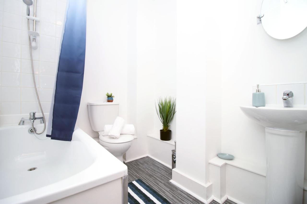 סוואנסי St Thomas Loft Views By Ssw - 2Br, Parking, Sleeps 4, Easy Access To City Centre, Marina, Beach And M4 מראה חיצוני תמונה