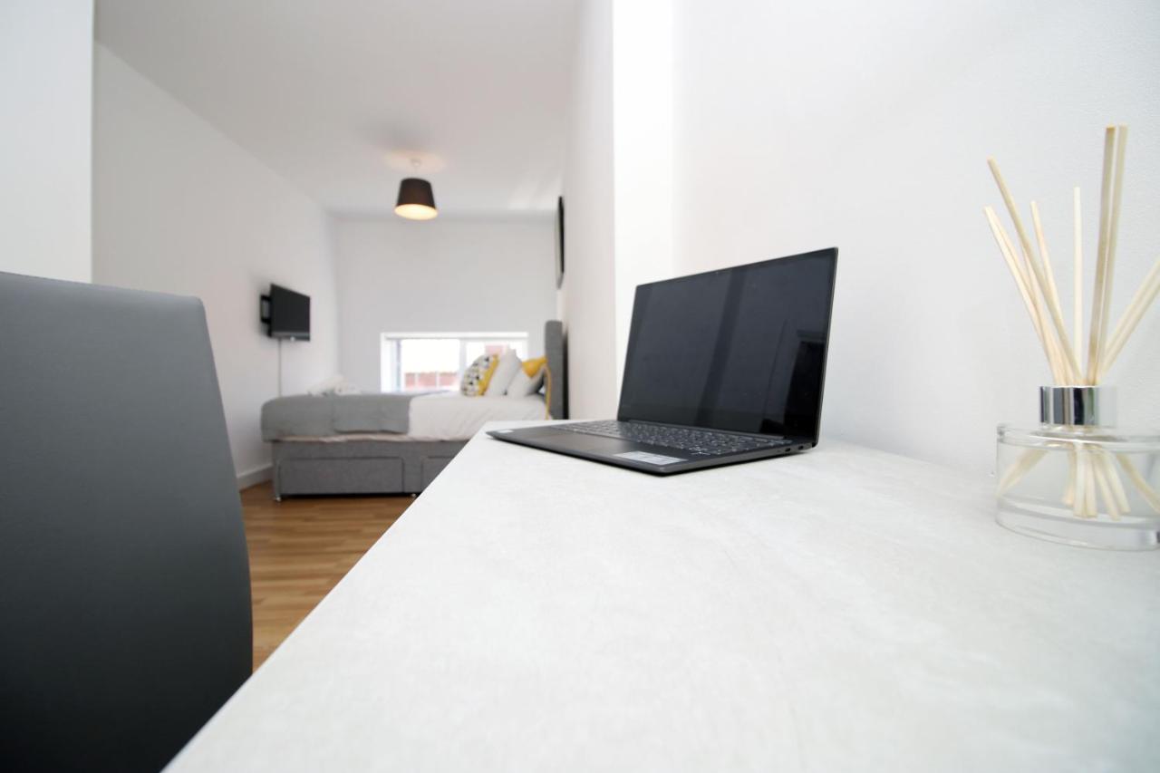 סוואנסי St Thomas Loft Views By Ssw - 2Br, Parking, Sleeps 4, Easy Access To City Centre, Marina, Beach And M4 מראה חיצוני תמונה