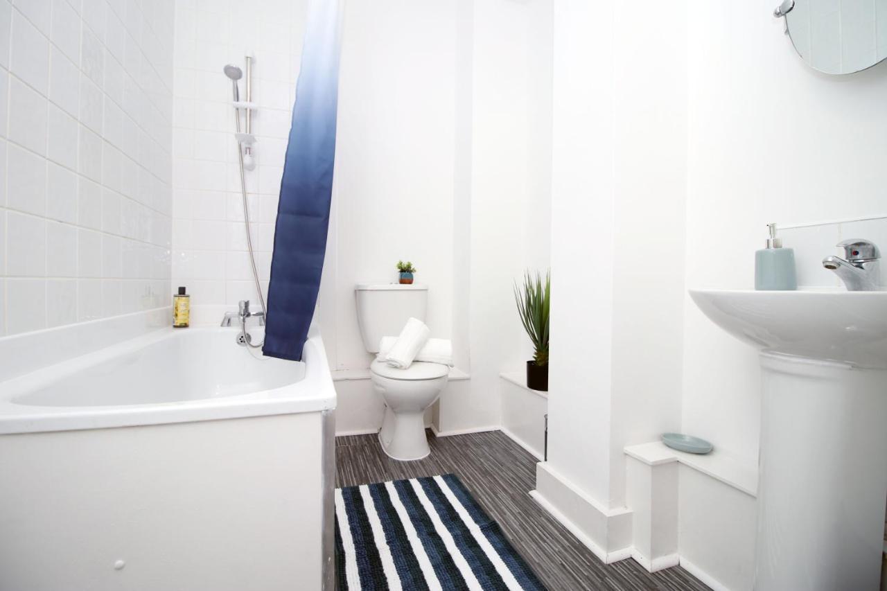 סוואנסי St Thomas Loft Views By Ssw - 2Br, Parking, Sleeps 4, Easy Access To City Centre, Marina, Beach And M4 מראה חיצוני תמונה