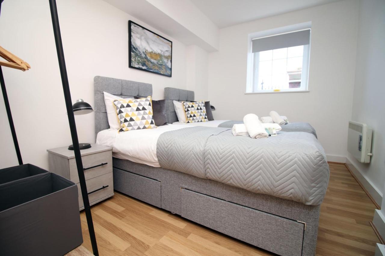 סוואנסי St Thomas Loft Views By Ssw - 2Br, Parking, Sleeps 4, Easy Access To City Centre, Marina, Beach And M4 מראה חיצוני תמונה